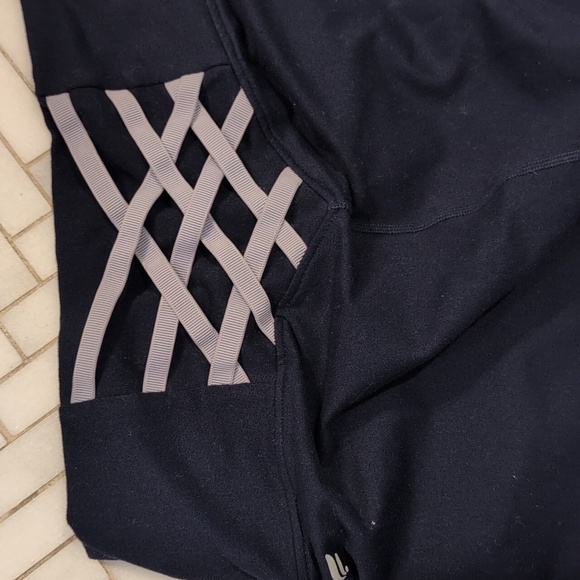 Fabletics corset style tights - Picture 3 of 4